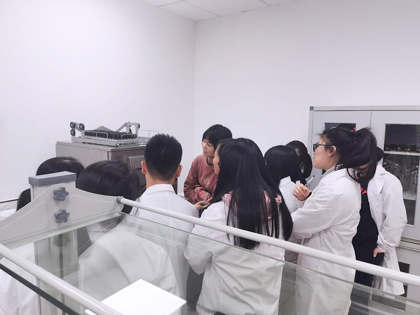 实验室洗瓶机，管家般的瓶皿清洗烘干解决方案